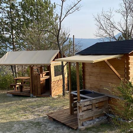 Camping Les Hauts De Rosans Bagian luar foto