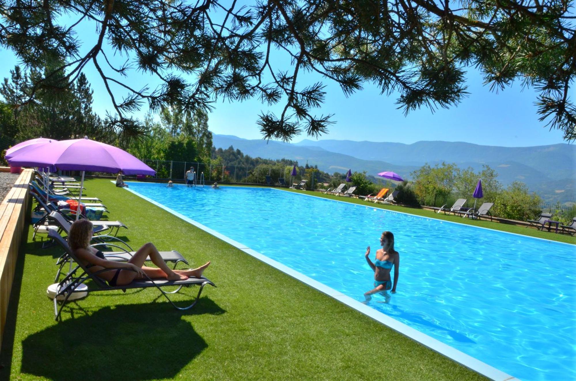 Camping Les Hauts De Rosans Bagian luar foto