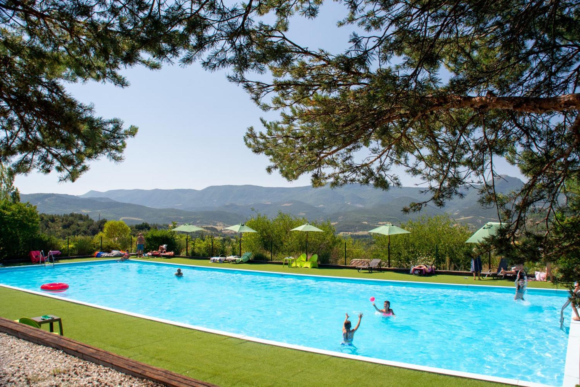 Camping Les Hauts De Rosans Bagian luar foto